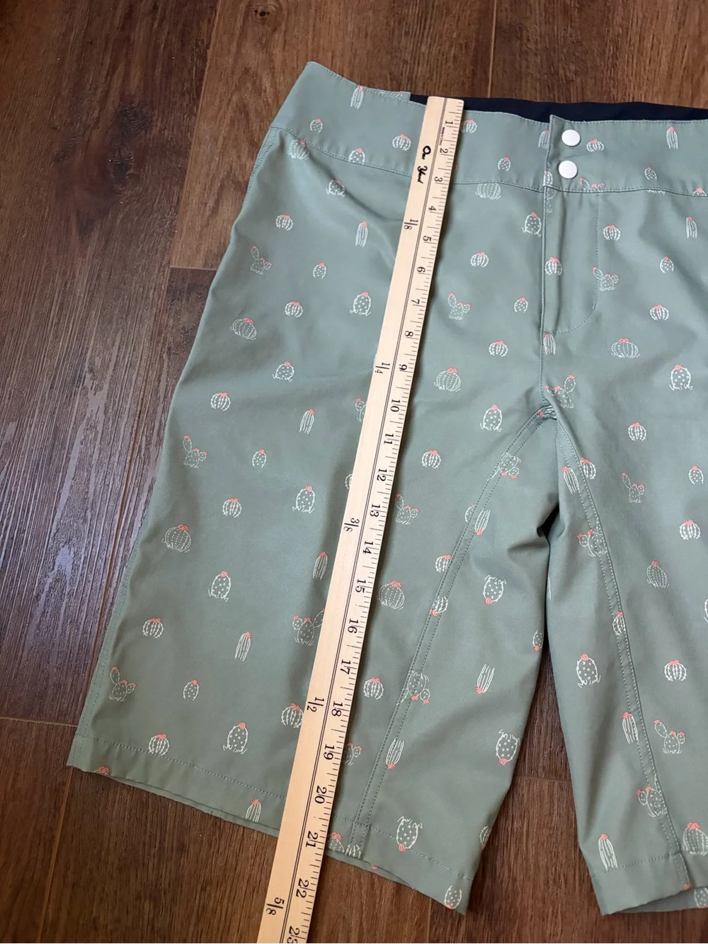 Wild Rye Bike Shorts Womens 10 Green 12